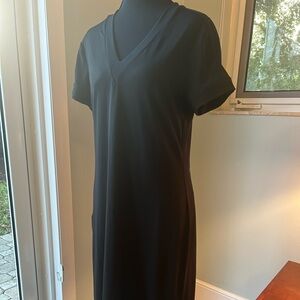 HALARA NWT Size L Black V-neck Short Sleeve Dress